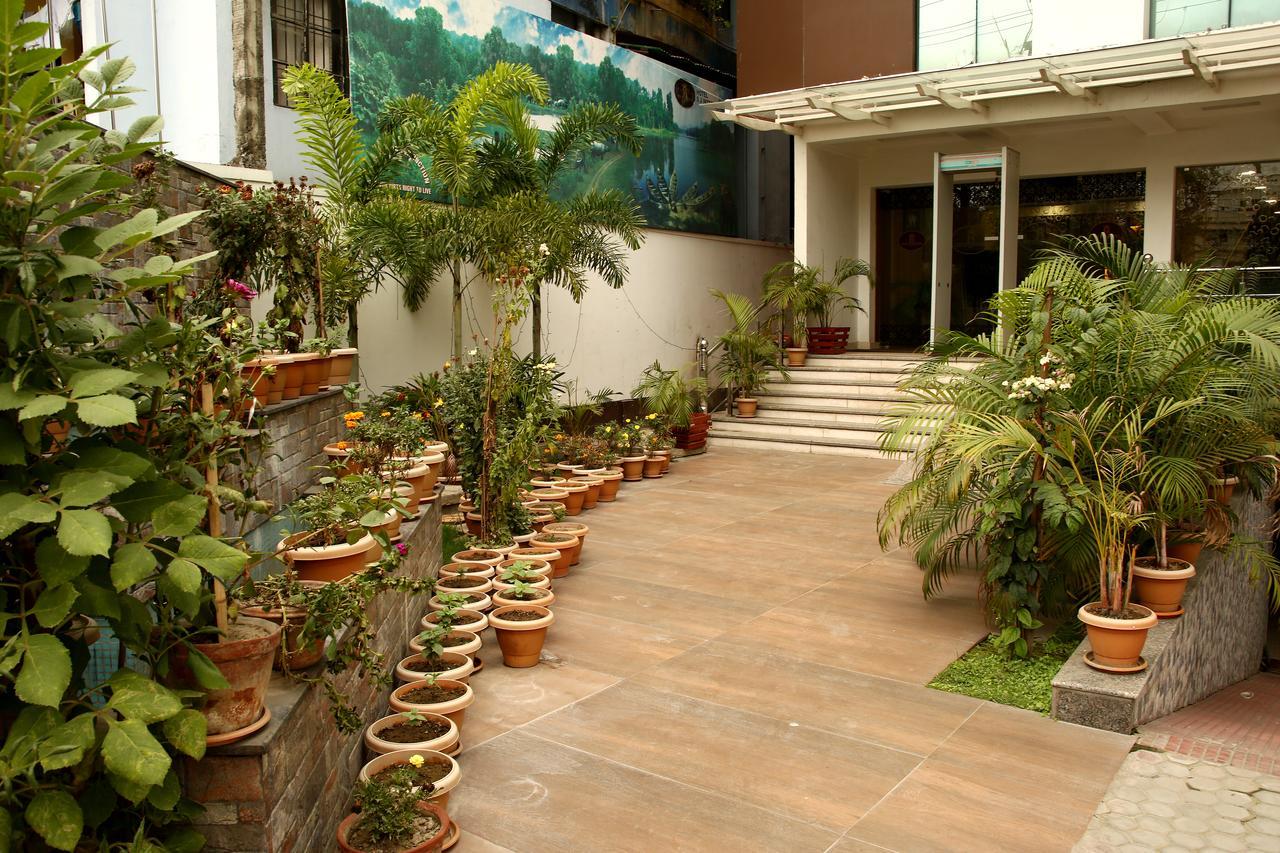 Hotel Sj International Guwahati Dış mekan fotoğraf