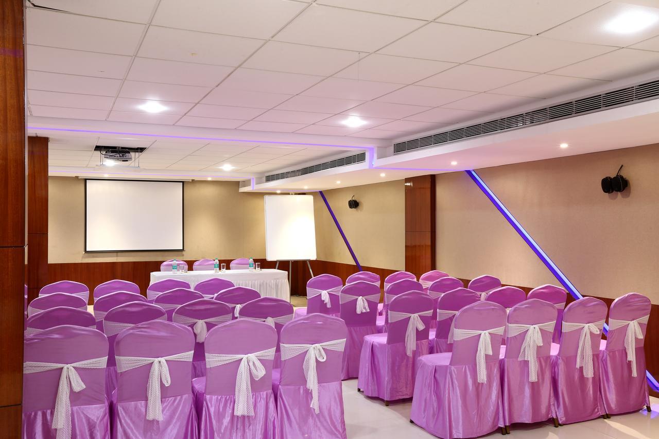 Hotel Sj International Guwahati Dış mekan fotoğraf